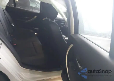 2018 BMW 320I xDrive z USA, uszkodzony, nr VIN WBA8A3C59JA489399